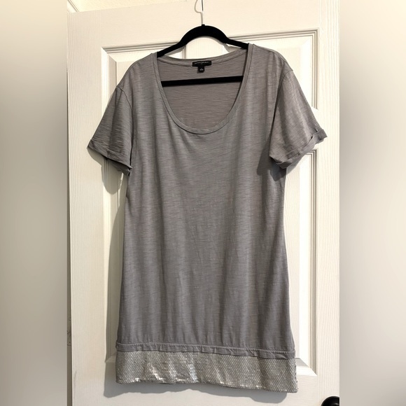 Banana Republic Dresses & Skirts - Banana Republic Gray Short Sleeve Dress with Silver sequin Trim